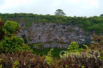 Twin Craters Galapagos - GreenGo Travel