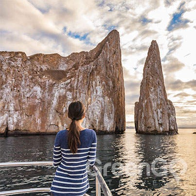 Woman-looking-at-Kicker-Rock