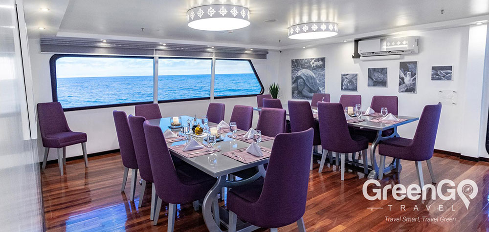 Highlights-of-the-Camila-Galapagos-Dining-Room-1
