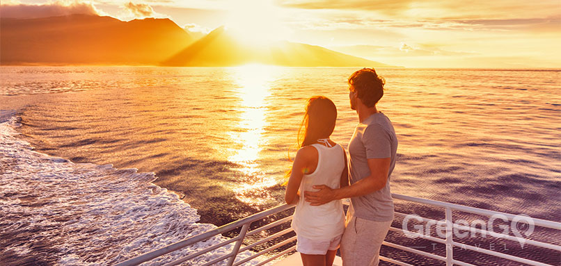 Sea-Star-Galapagos-Cruise-Honeymoon-Packages-Galapagos-Sunset-from-a-cruise