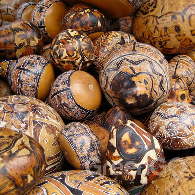 Ecuador handmade products - wood carving